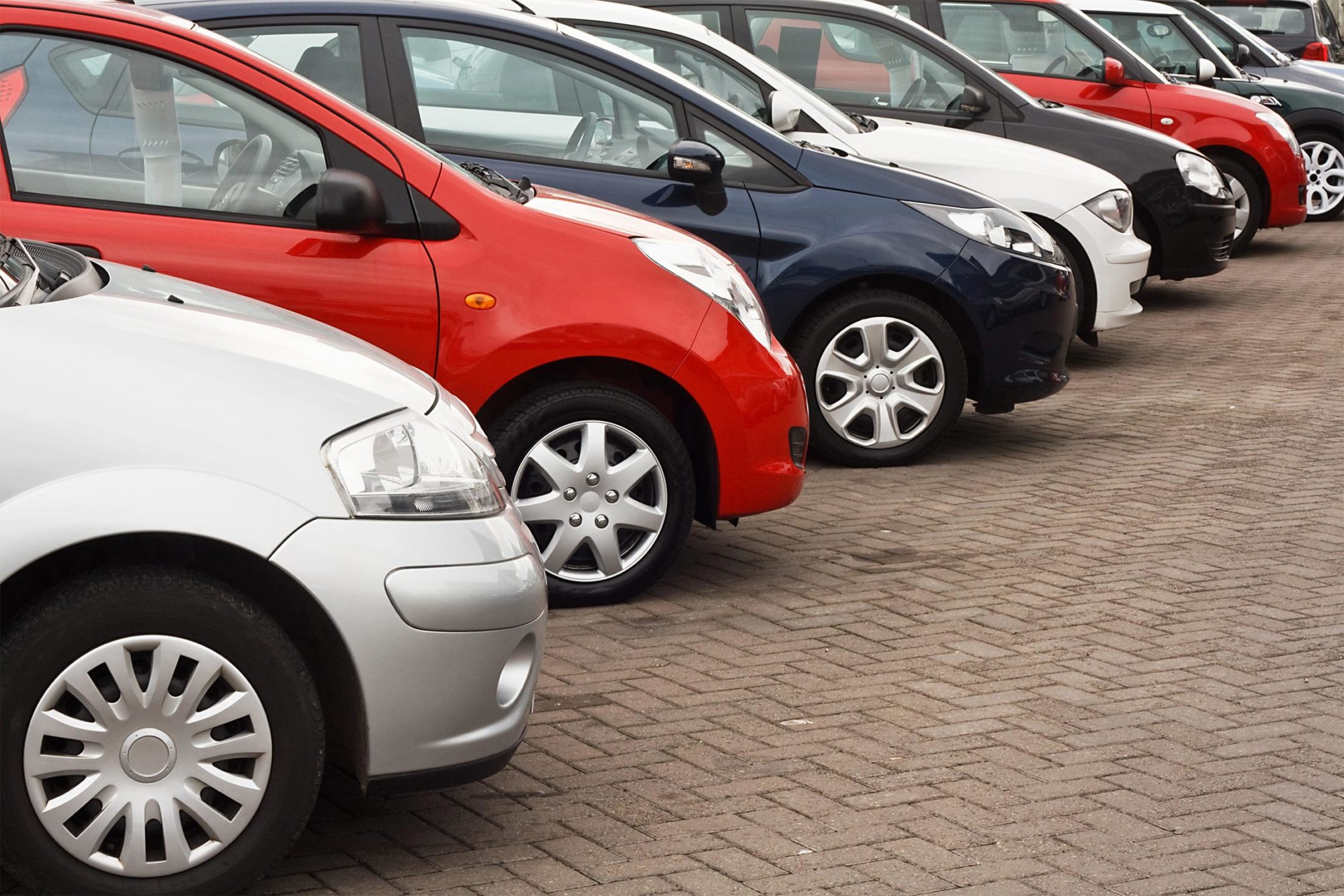 Wagenpark met verschillende auto's